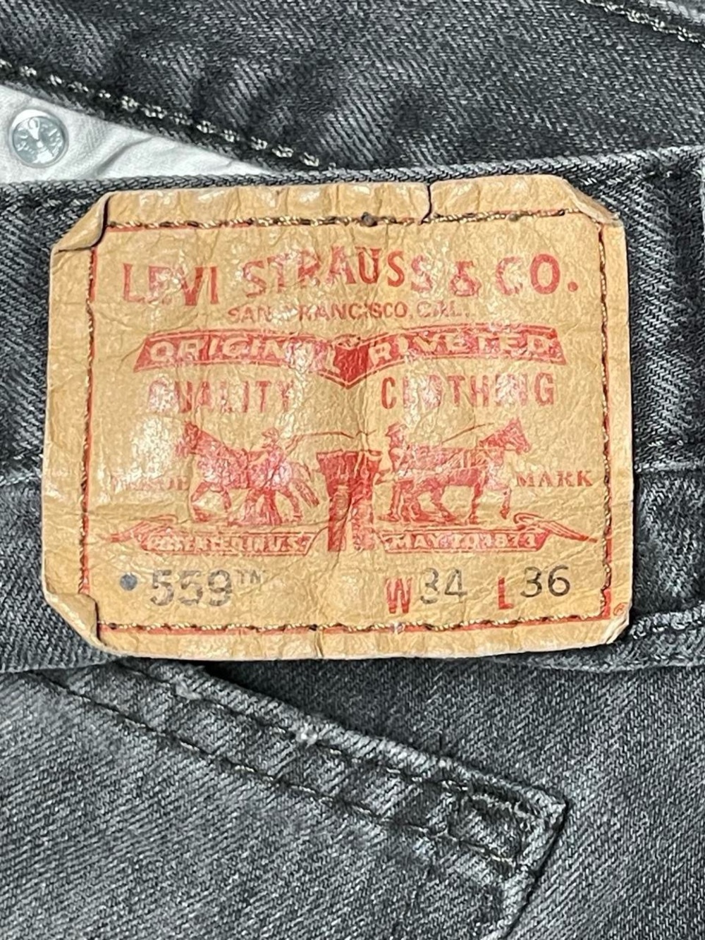 Levis 559 Relaxed Straight Jeans Mens 34x31 Faded Black Denim Pants Vintage Y2K - Picture 4 of 8